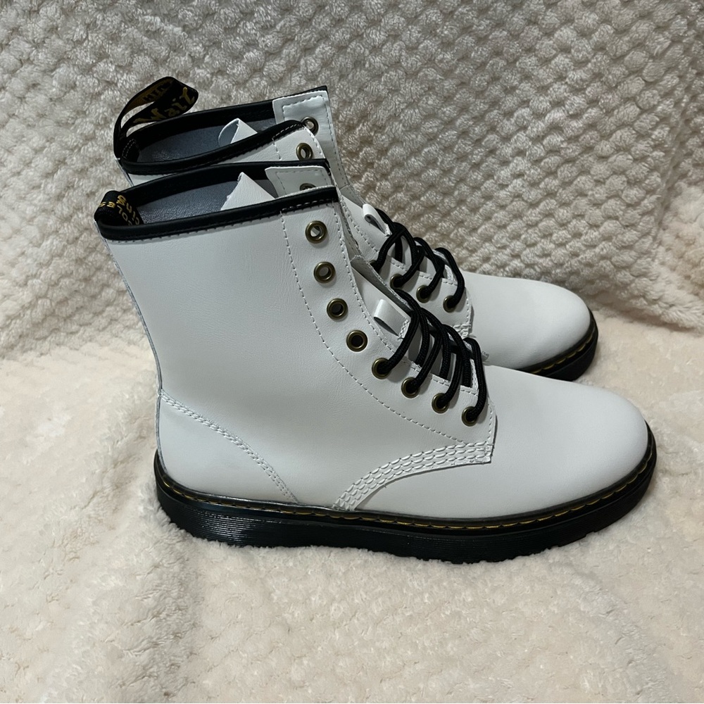 DR MARTENS WOMENS ZAVALA COMBAT BOOTS SIZE 9 NEW! - Picture 6 of 6
